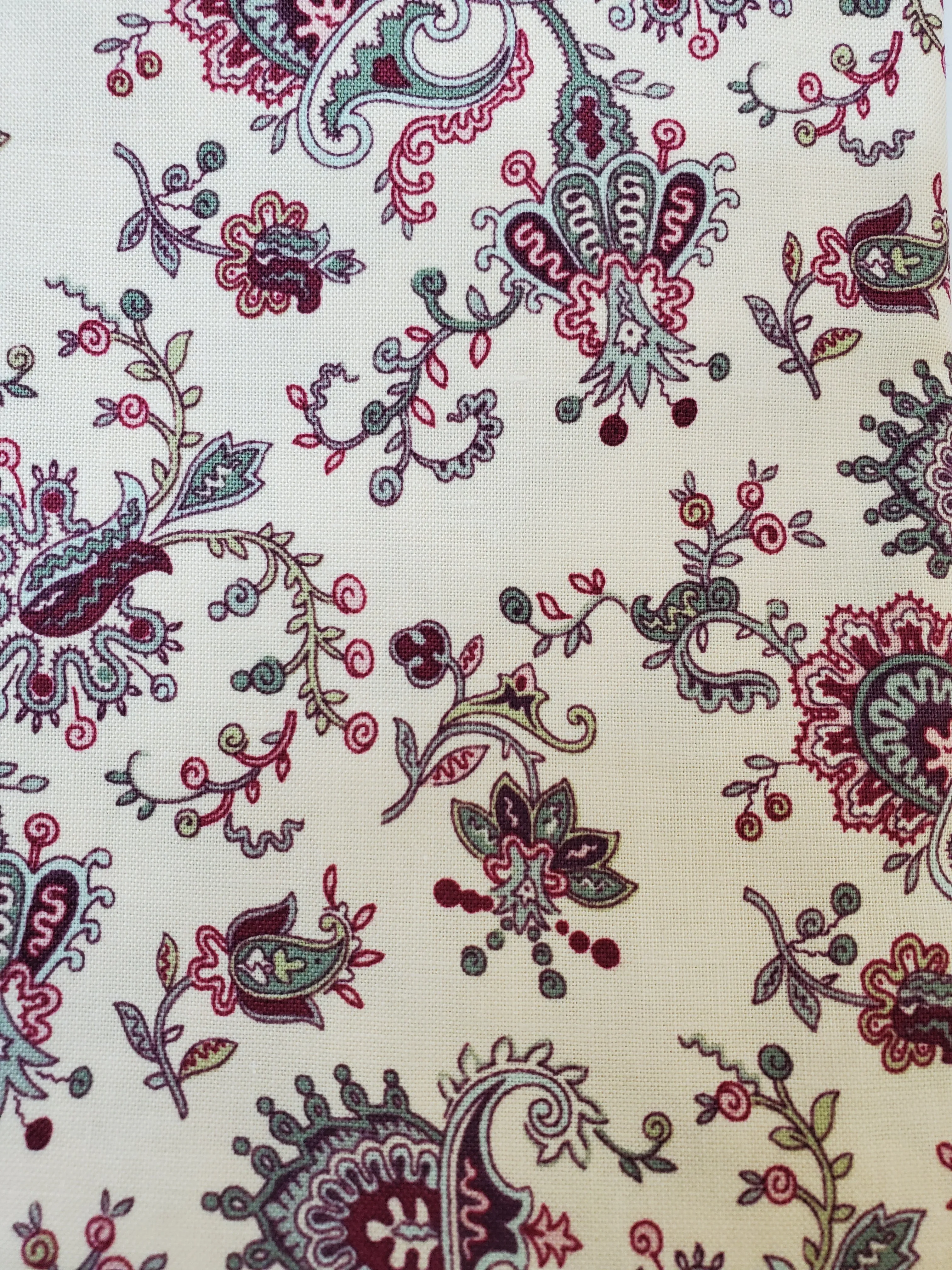 Cour de Fleur Paisley Cream