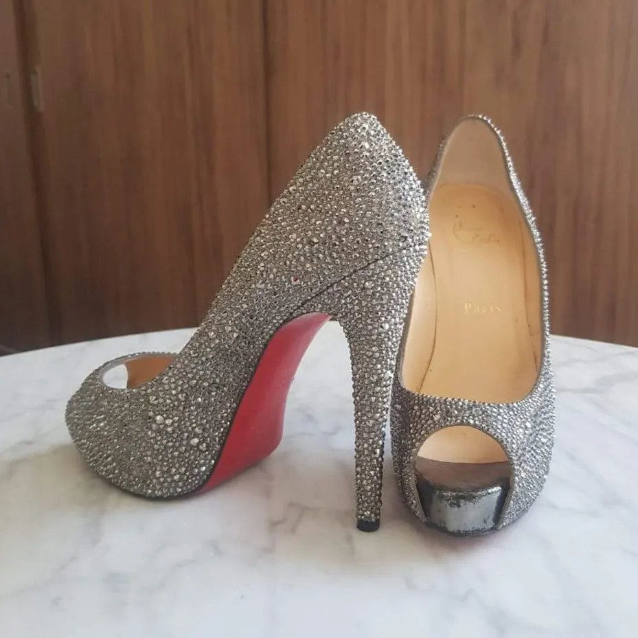 Salto Christian Louboutin Cristais Grafite